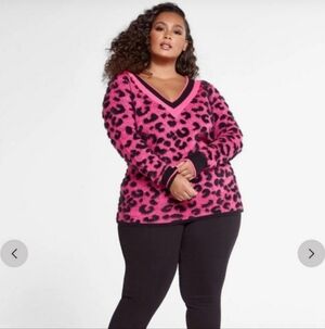 NWOT FTF RED ANIMAL PRINT SWEATER